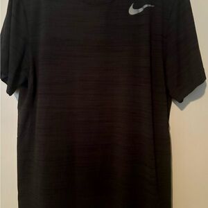Nike Men's Dark Gray Short Sleeve Tee